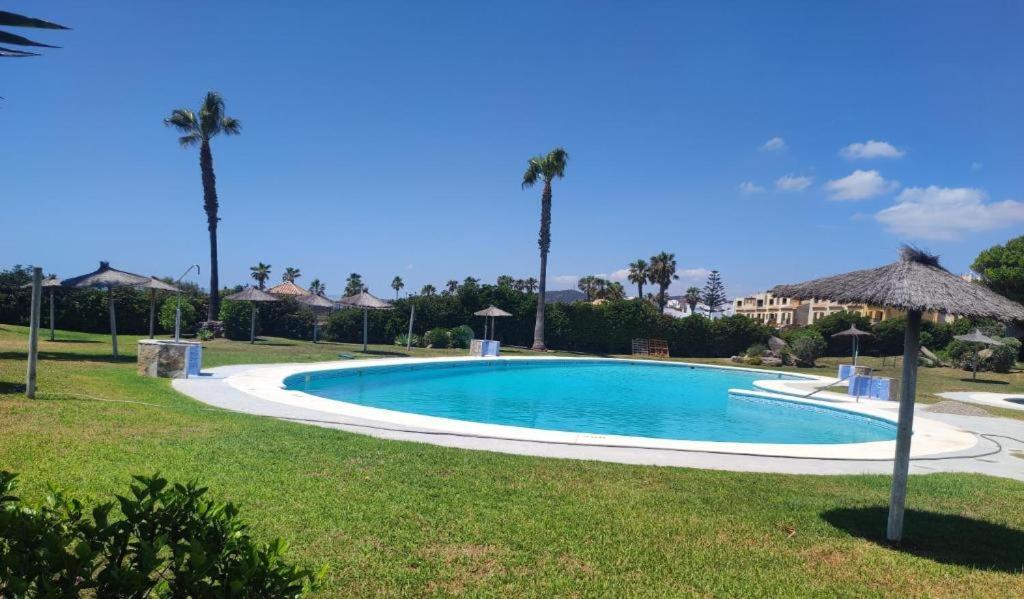 Apartamento En Urbanizacion De Primera Linea De Playa, Atlanterra * Zahara de los Atunes